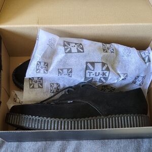 T.U.K Men's Black Suede Oxfords